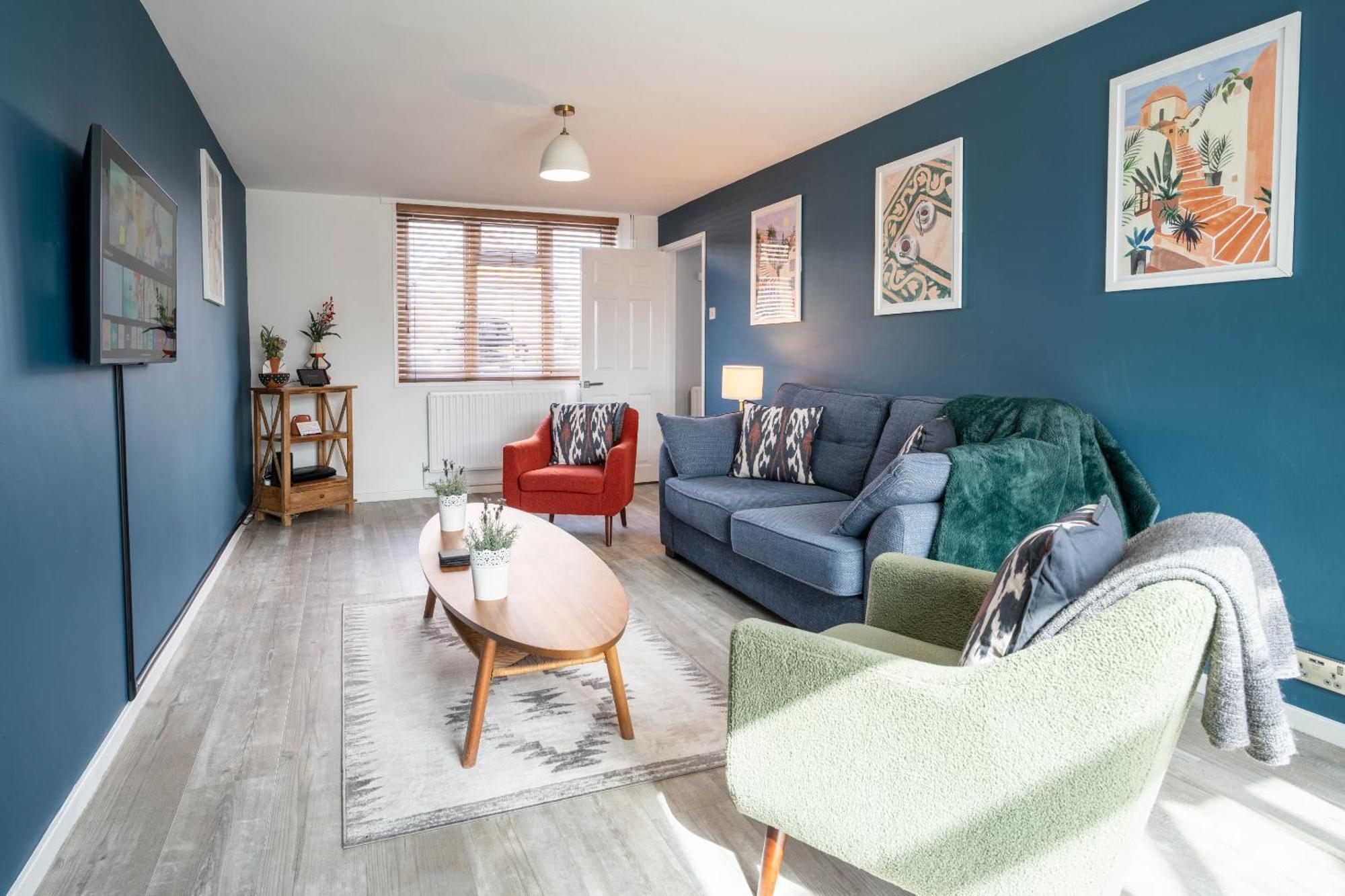 Gatwick Place - 4 Bed 2 Bath Self Contained House With Private Garden Horley Buitenkant foto